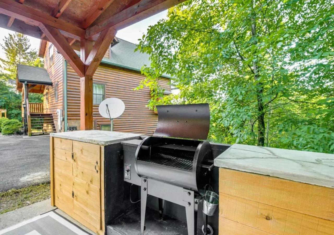 Fabulous Pet-Friendly, Family Cabin With Outdoor Kitchen, Hot Tub, Sauna, Fireplace, Theater Room, Arcade, Pool Table, And Fire Pit Within Minuties Of Dollywood Севьервилл Экстерьер фото