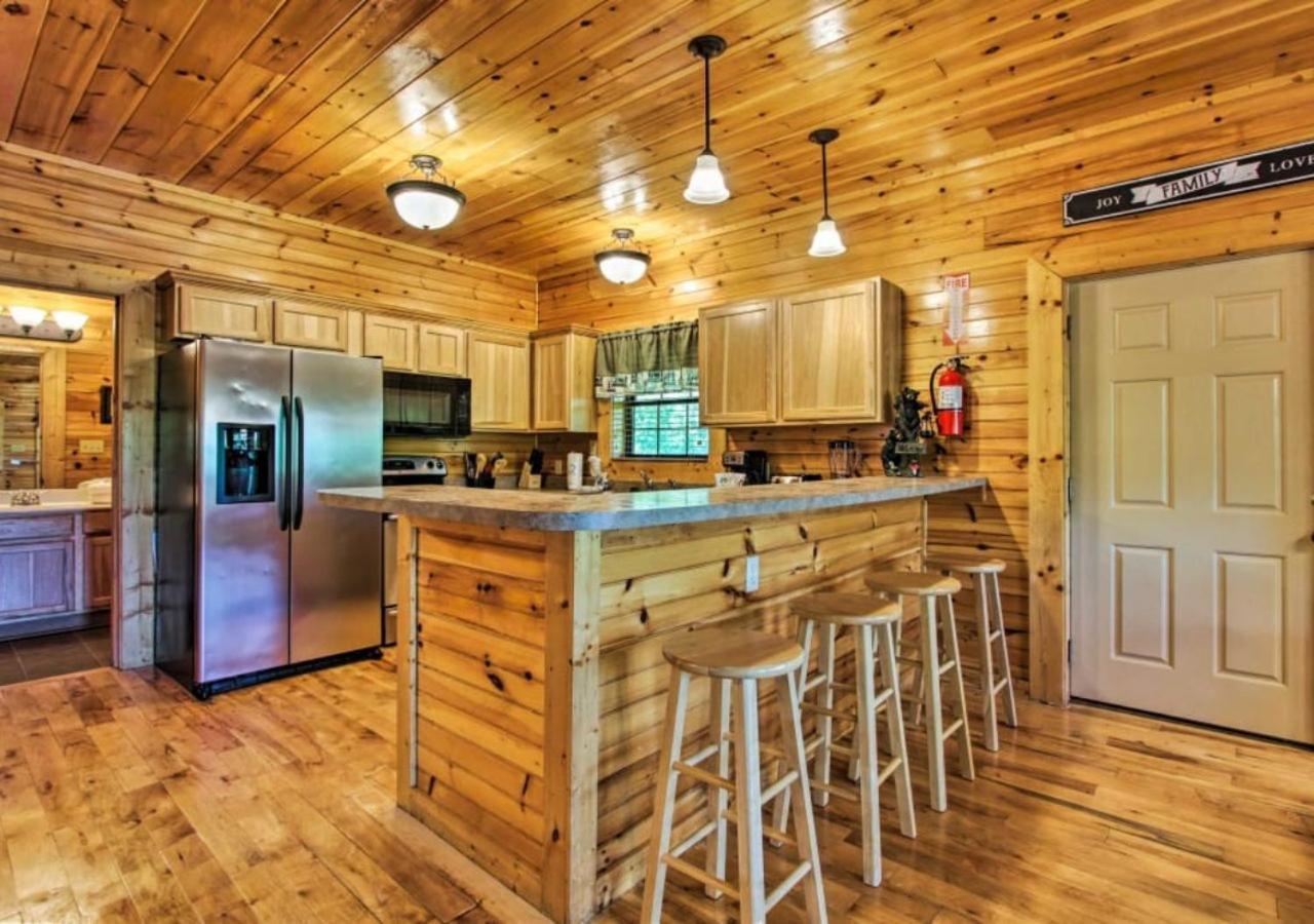 Fabulous Pet-Friendly, Family Cabin With Outdoor Kitchen, Hot Tub, Sauna, Fireplace, Theater Room, Arcade, Pool Table, And Fire Pit Within Minuties Of Dollywood Севьервилл Экстерьер фото