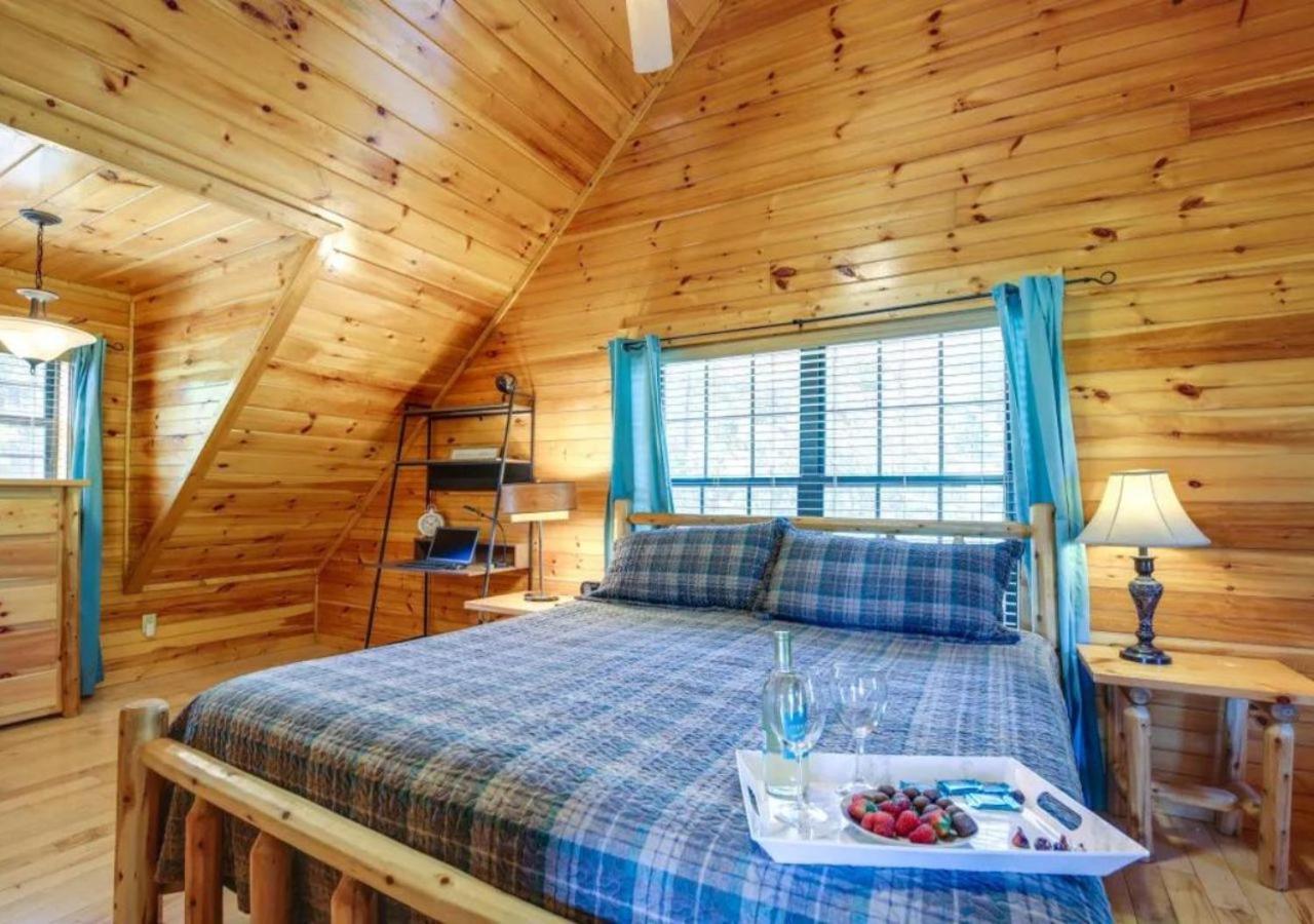Fabulous Pet-Friendly, Family Cabin With Outdoor Kitchen, Hot Tub, Sauna, Fireplace, Theater Room, Arcade, Pool Table, And Fire Pit Within Minuties Of Dollywood Севьервилл Экстерьер фото