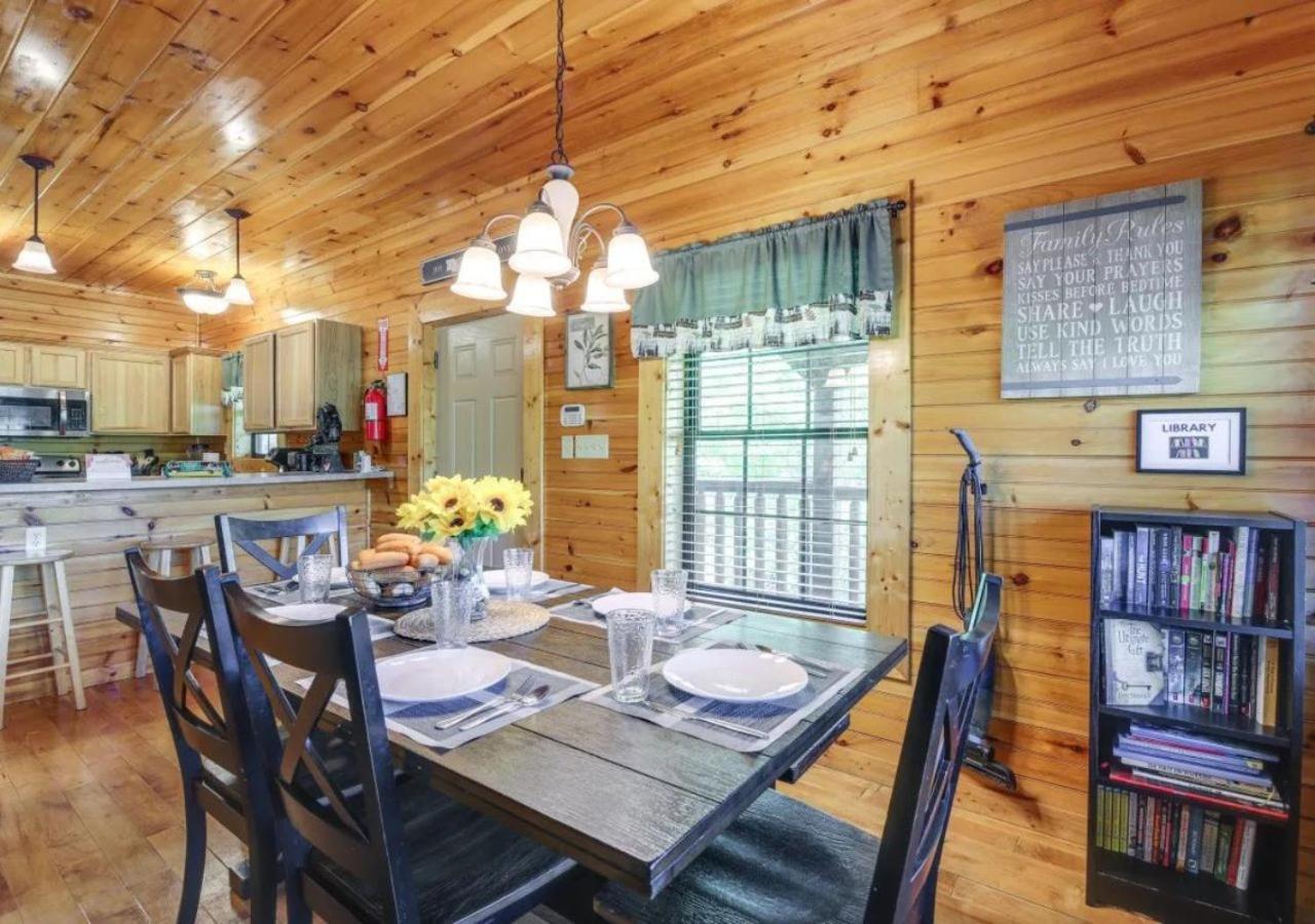 Fabulous Pet-Friendly, Family Cabin With Outdoor Kitchen, Hot Tub, Sauna, Fireplace, Theater Room, Arcade, Pool Table, And Fire Pit Within Minuties Of Dollywood Севьервилл Экстерьер фото