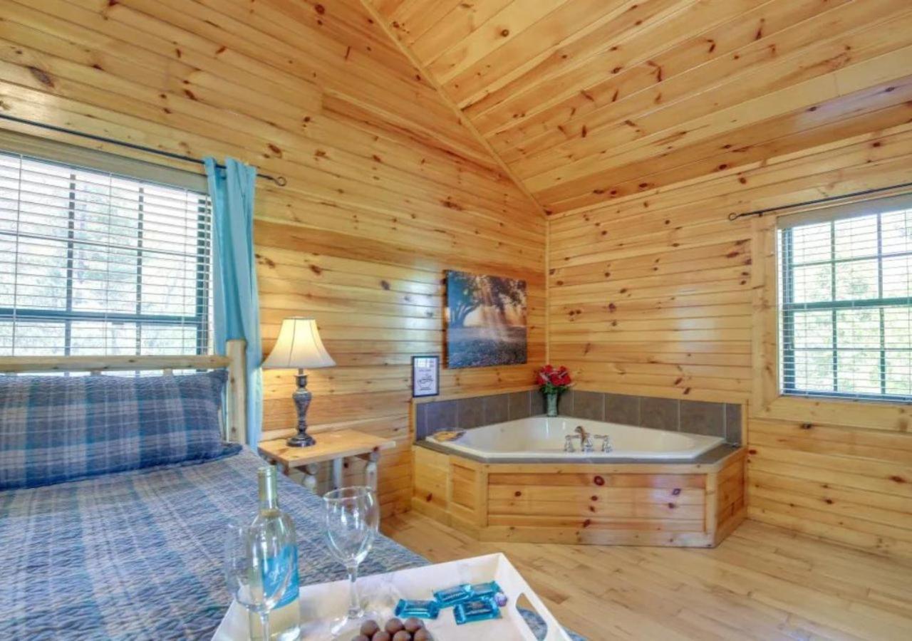 Fabulous Pet-Friendly, Family Cabin With Outdoor Kitchen, Hot Tub, Sauna, Fireplace, Theater Room, Arcade, Pool Table, And Fire Pit Within Minuties Of Dollywood Севьервилл Экстерьер фото